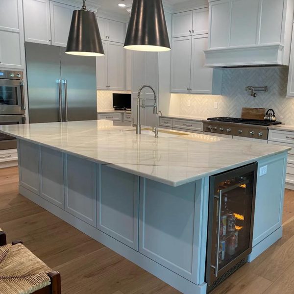 Nesmar Dexlue Kitchen Island Wine Bar